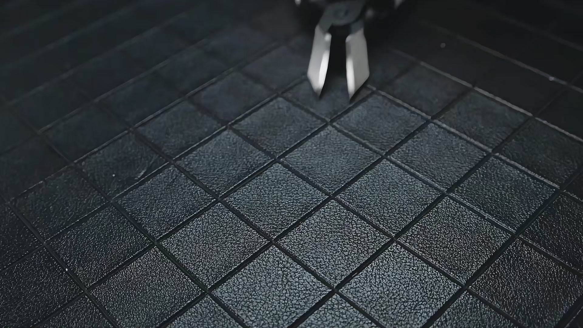 Professional Wide Jaw Slanted Nail Clipper - Heavy Duty Precision Trimmer for Thick & Ingrown Nails